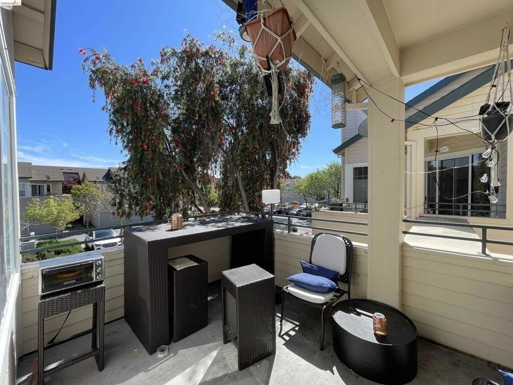 2507 Baywood Way - Photo 0