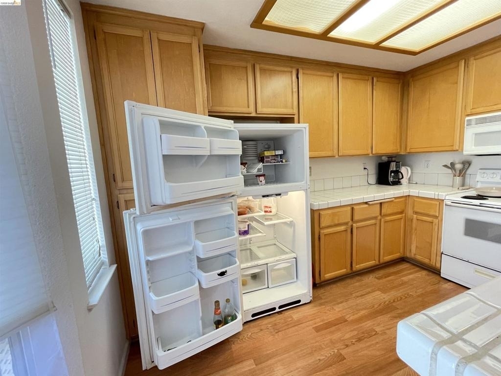 2507 Baywood Way - Photo 6