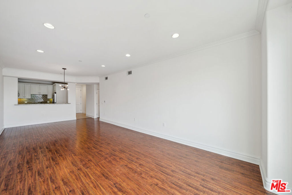 1050 S Holt Avenue - Photo 6