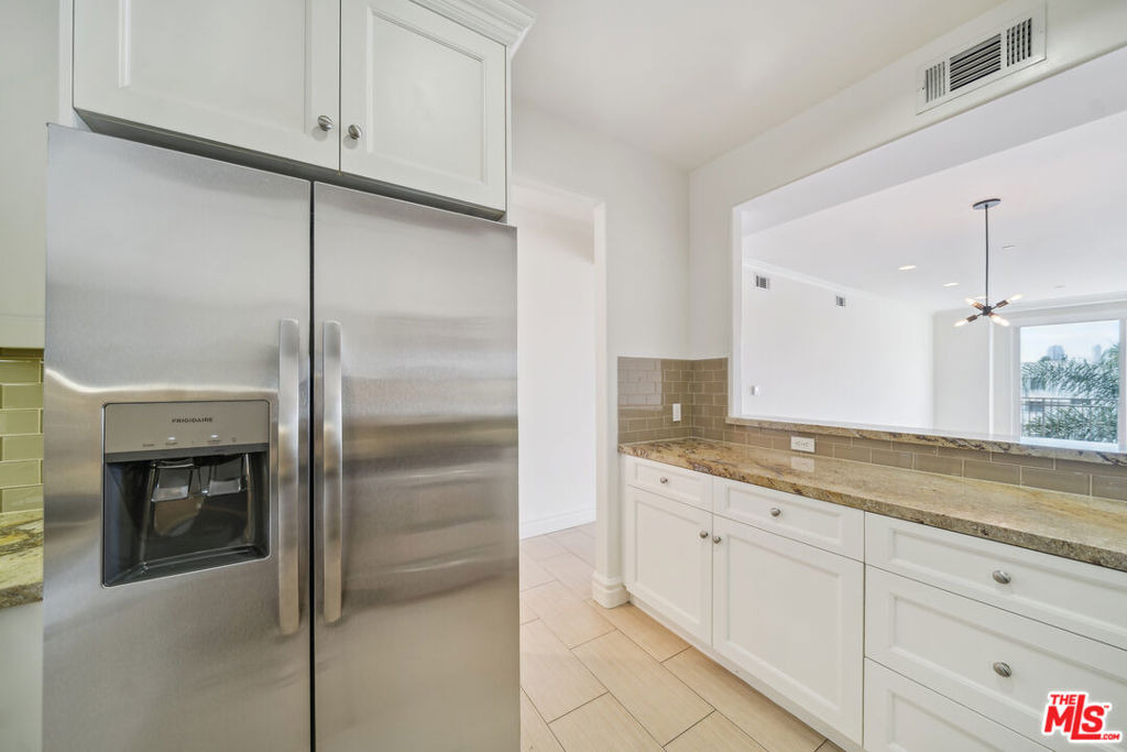 1050 S Holt Avenue - Photo 4