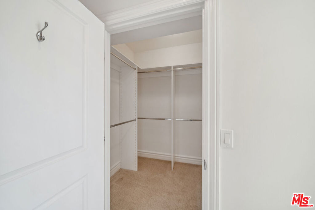 1050 S Holt Avenue - Photo 16