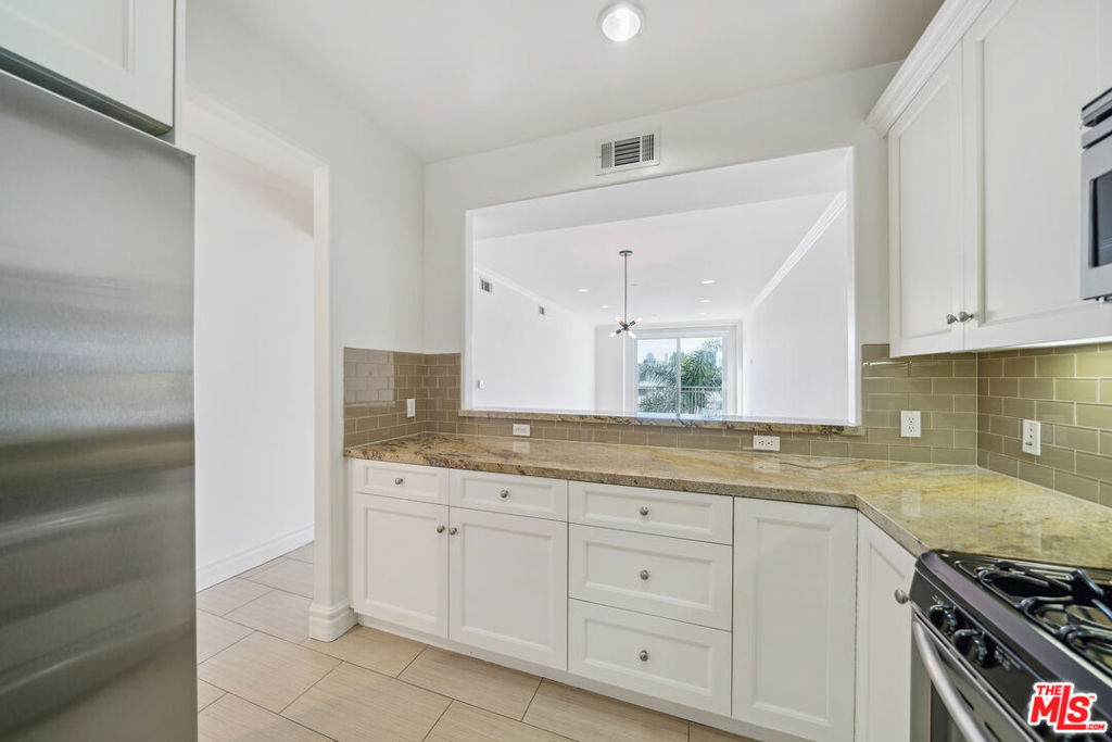 1050 S Holt Avenue - Photo 5