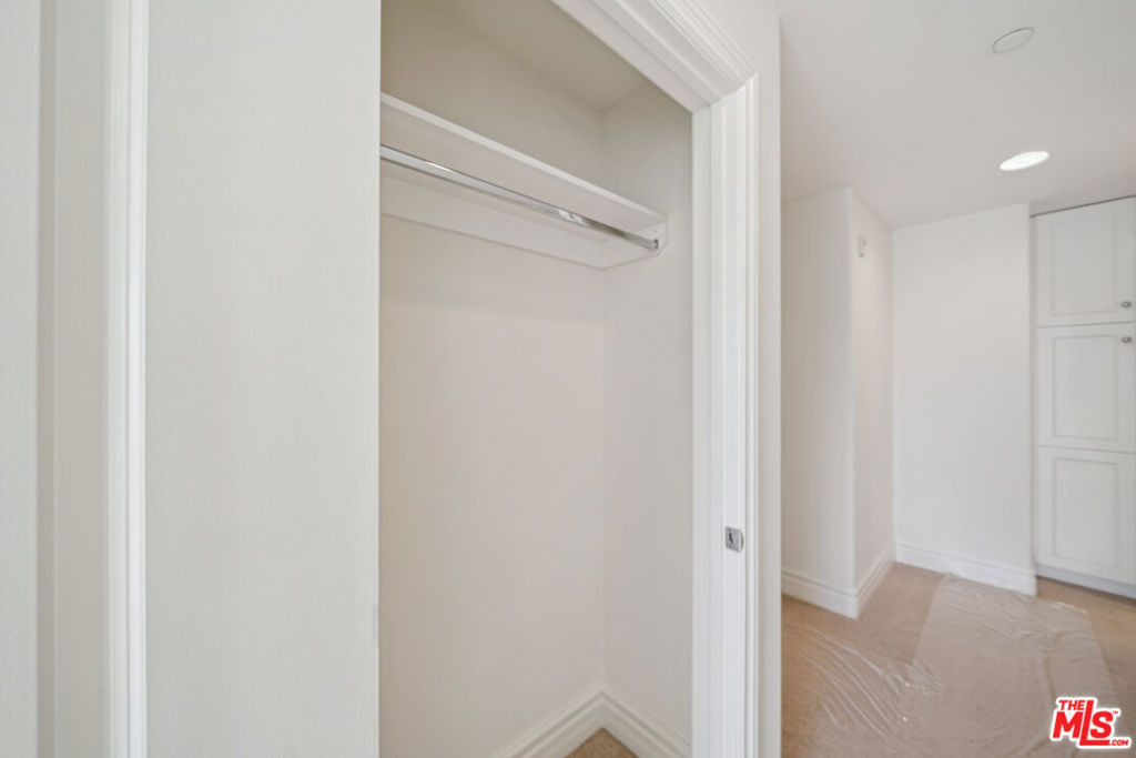 1050 S Holt Avenue - Photo 15