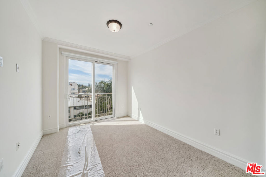 1050 S Holt Avenue - Photo 11