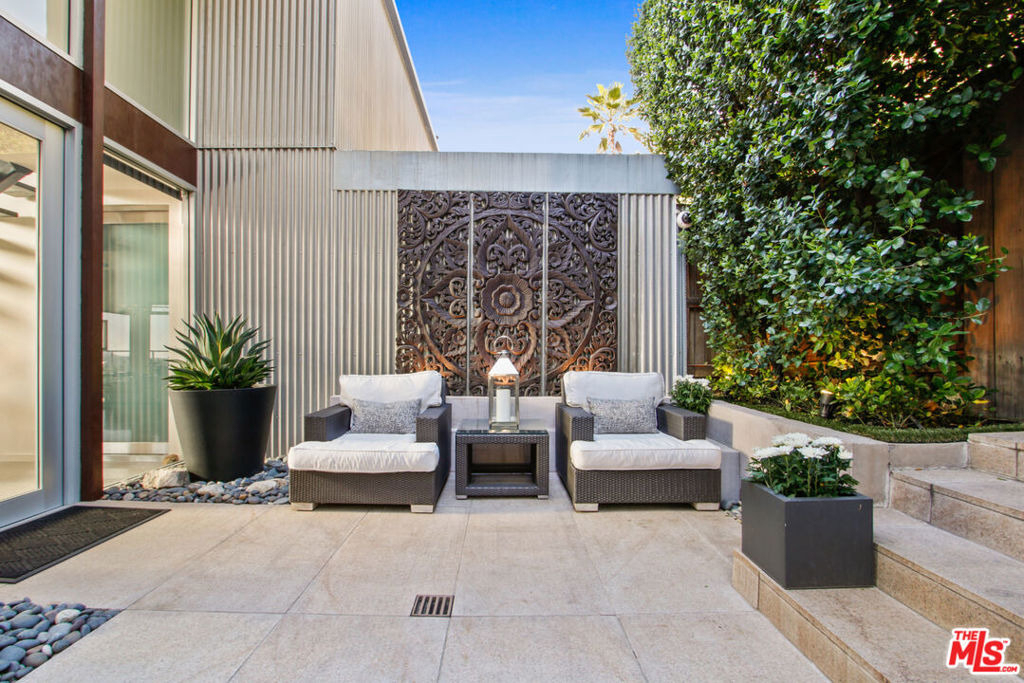 9416 Beverly Crest Drive - Photo 44