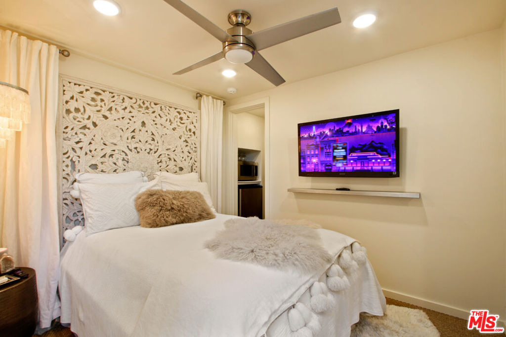 9416 Beverly Crest Drive - Photo 32