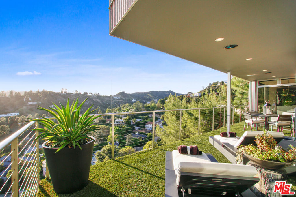 9416 Beverly Crest Drive - Photo 1