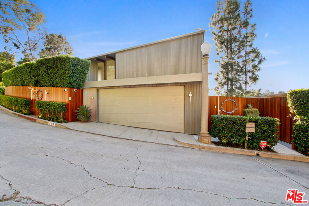 9416 Beverly Crest Drive - Photo 53