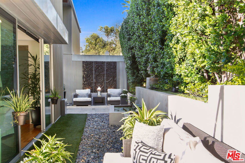 9416 Beverly Crest Drive - Photo 42
