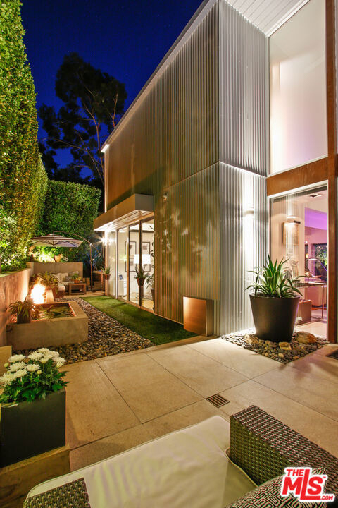 9416 Beverly Crest Drive - Photo 59