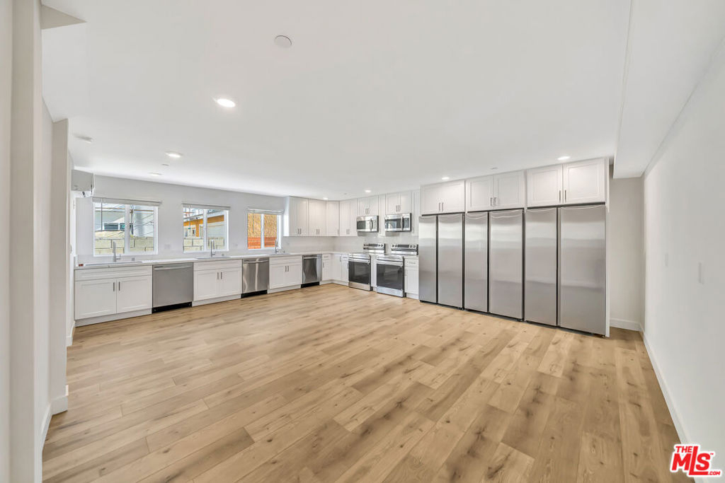 1584 W 37th Street - Photo 6