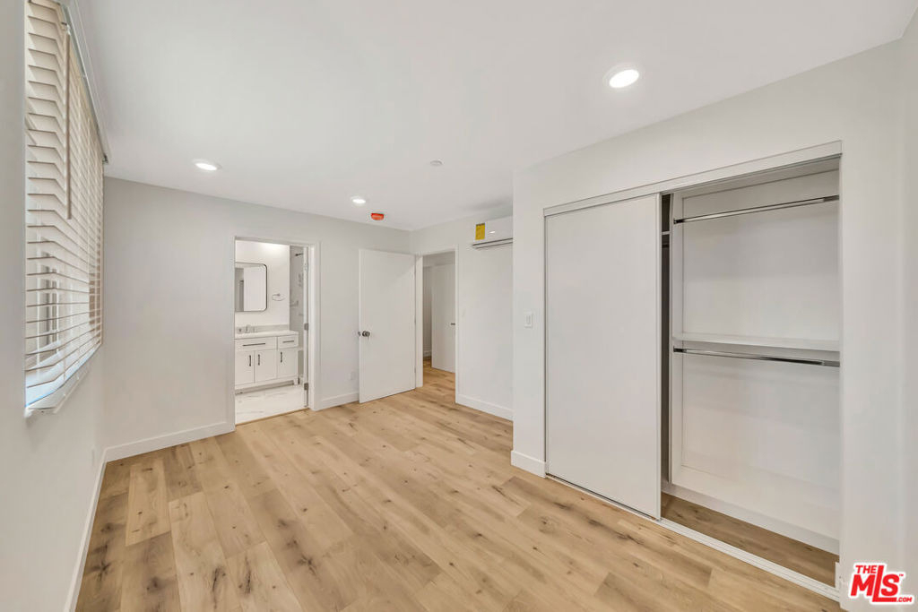 1584 W 37th Street - Photo 17