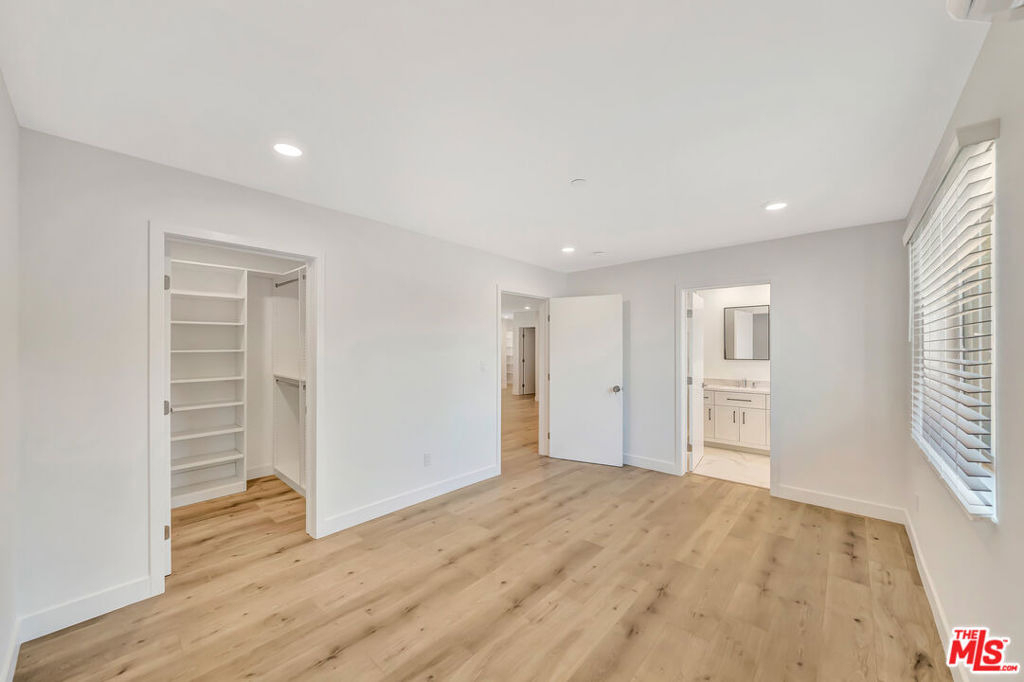 1584 W 37th Street - Photo 10