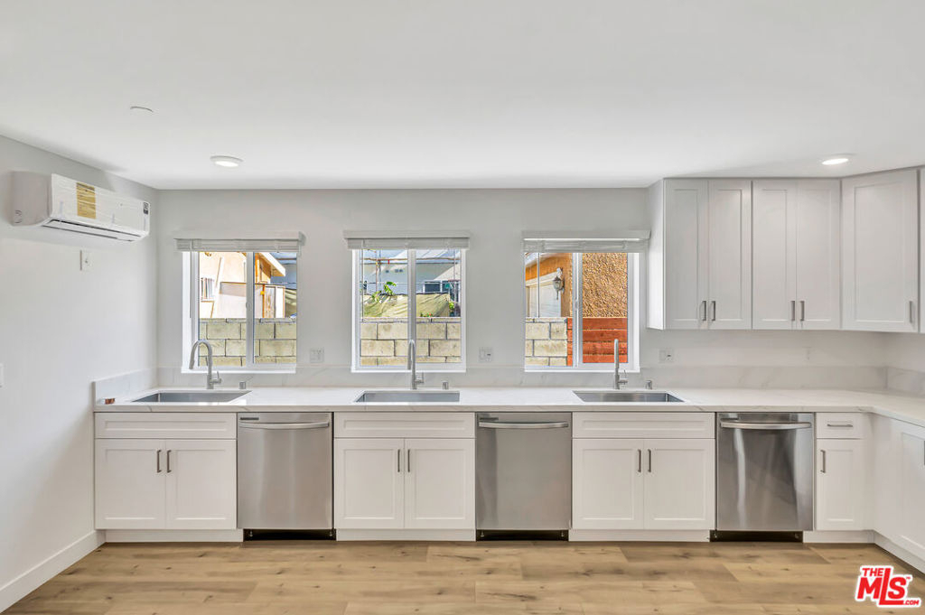 1584 W 37th Street - Photo 8