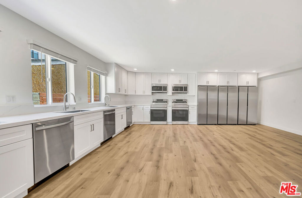 1584 W 37th Street - Photo 5