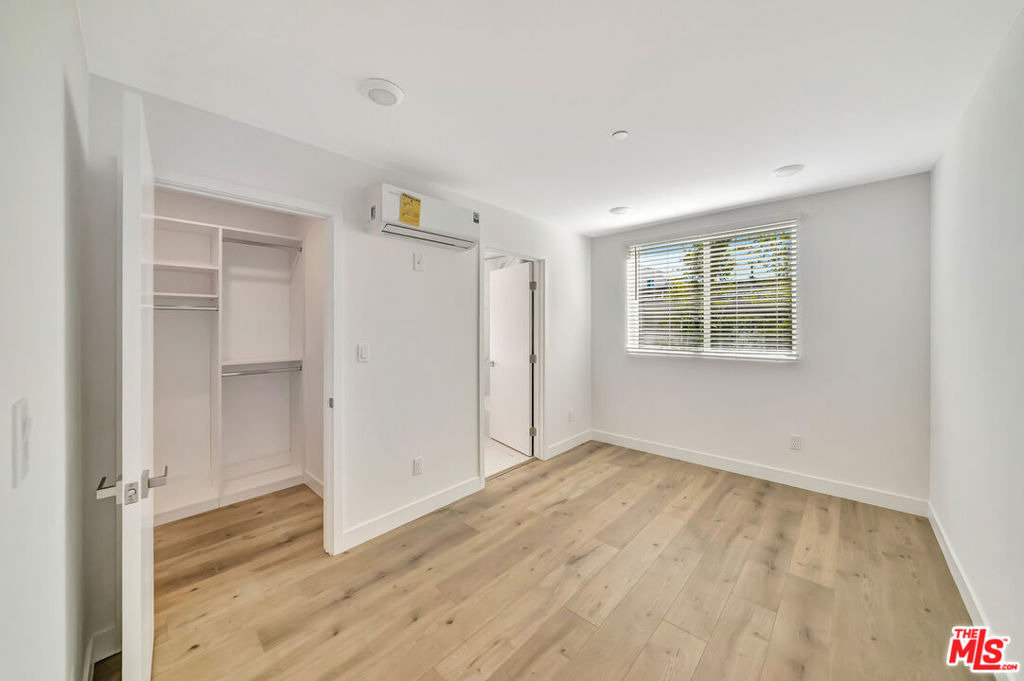 1584 W 37th Street - Photo 18