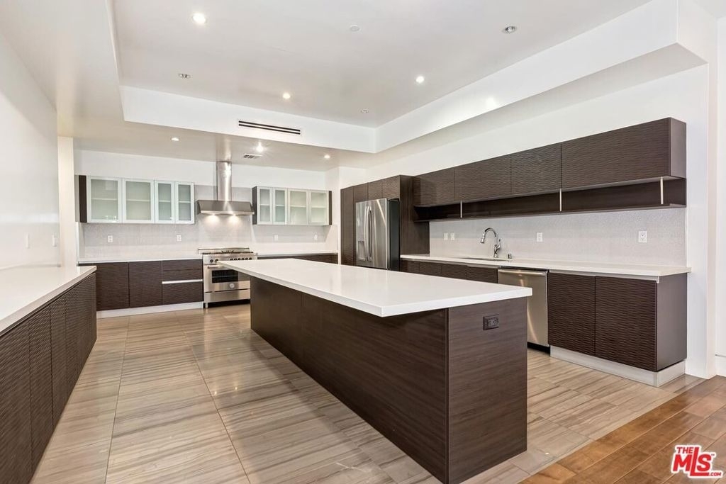 225 S Hamilton Drive - Photo 7