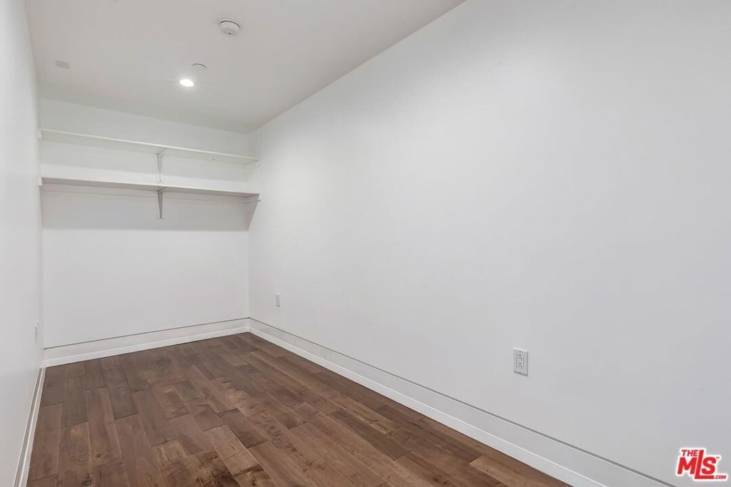 225 S Hamilton Drive - Photo 31