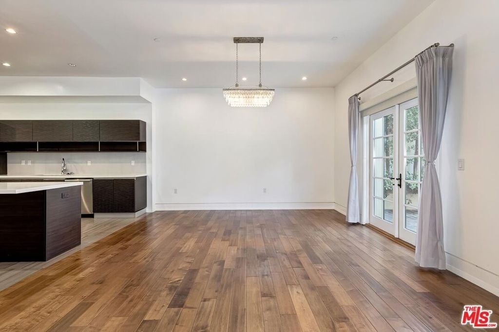 225 S Hamilton Drive - Photo 5