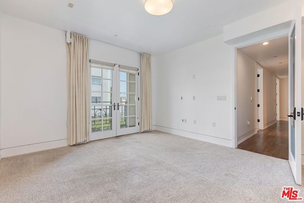 225 S Hamilton Drive - Photo 20