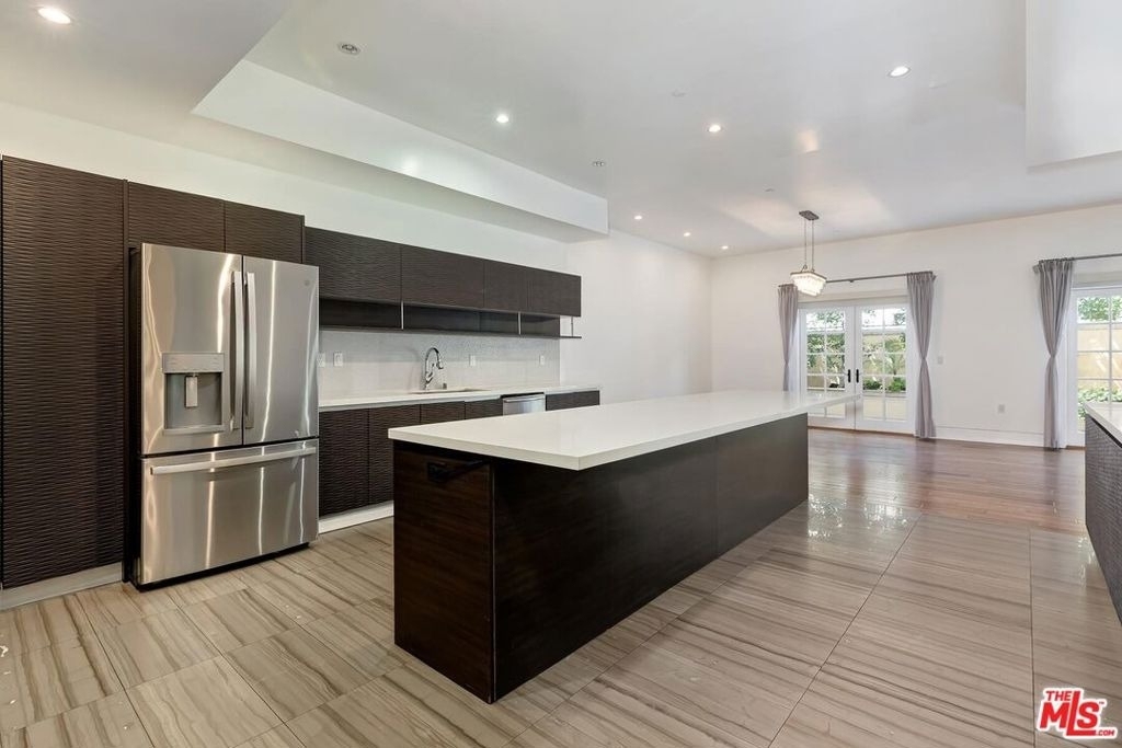 225 S Hamilton Drive - Photo 10