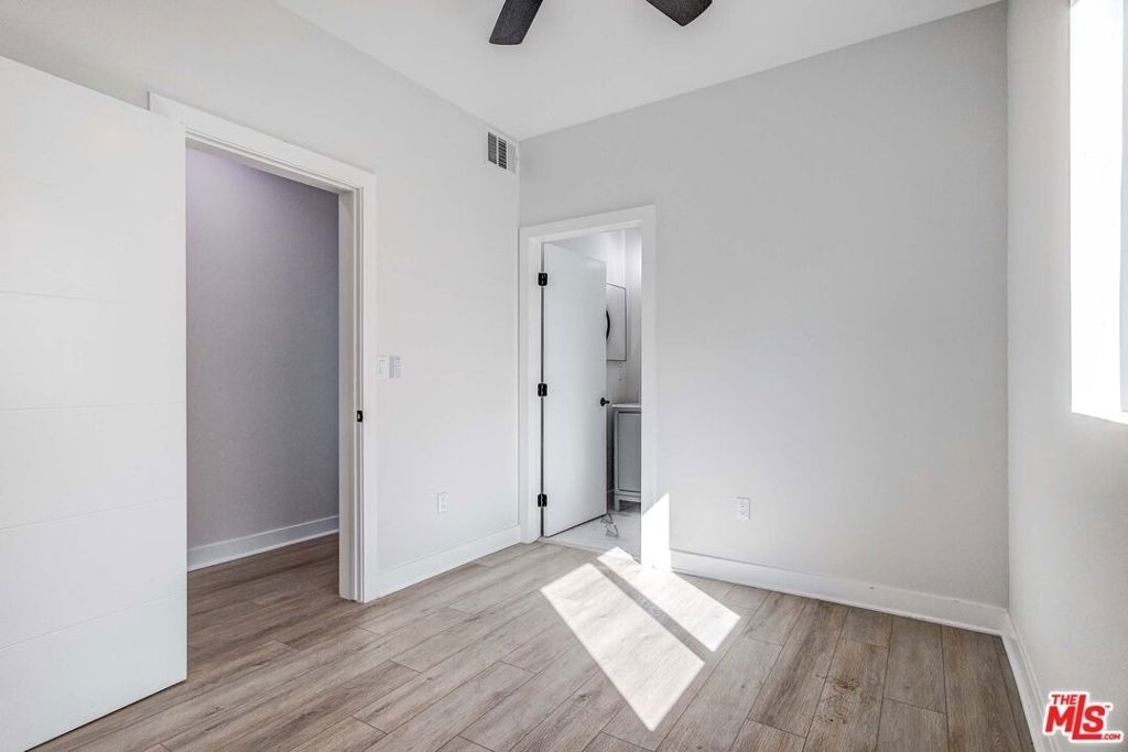624 W 83rd Street - Photo 3