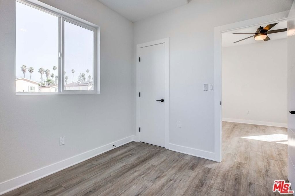 624 W 83rd Street - Photo 11