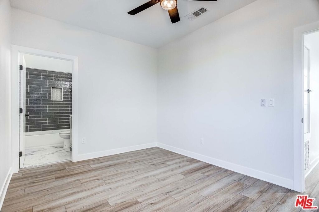 624 W 83rd Street - Photo 18
