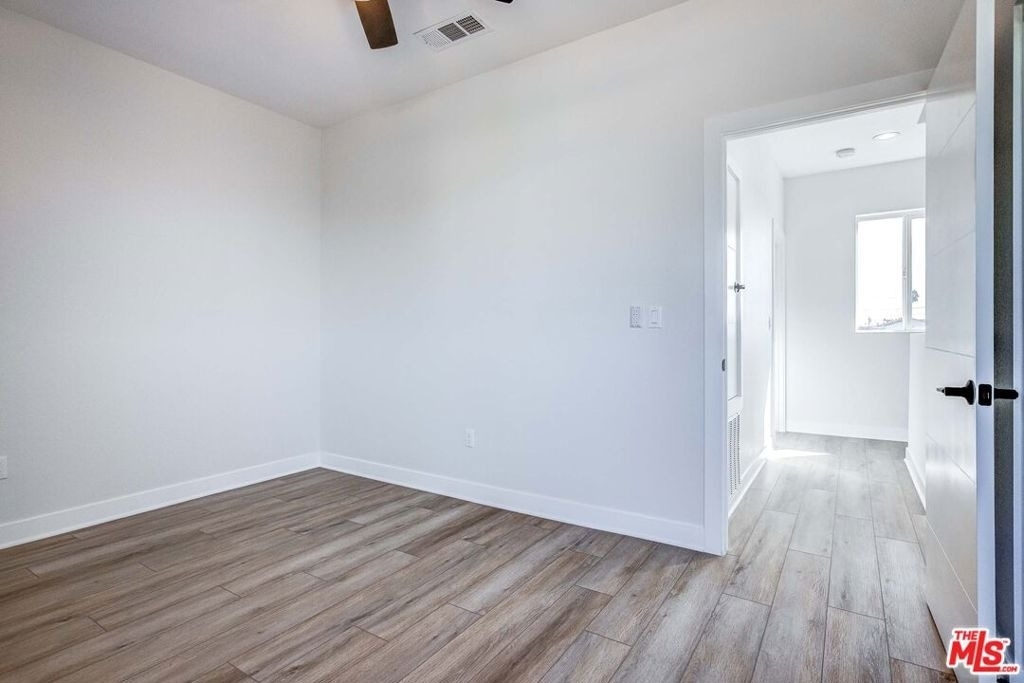 624 W 83rd Street - Photo 23