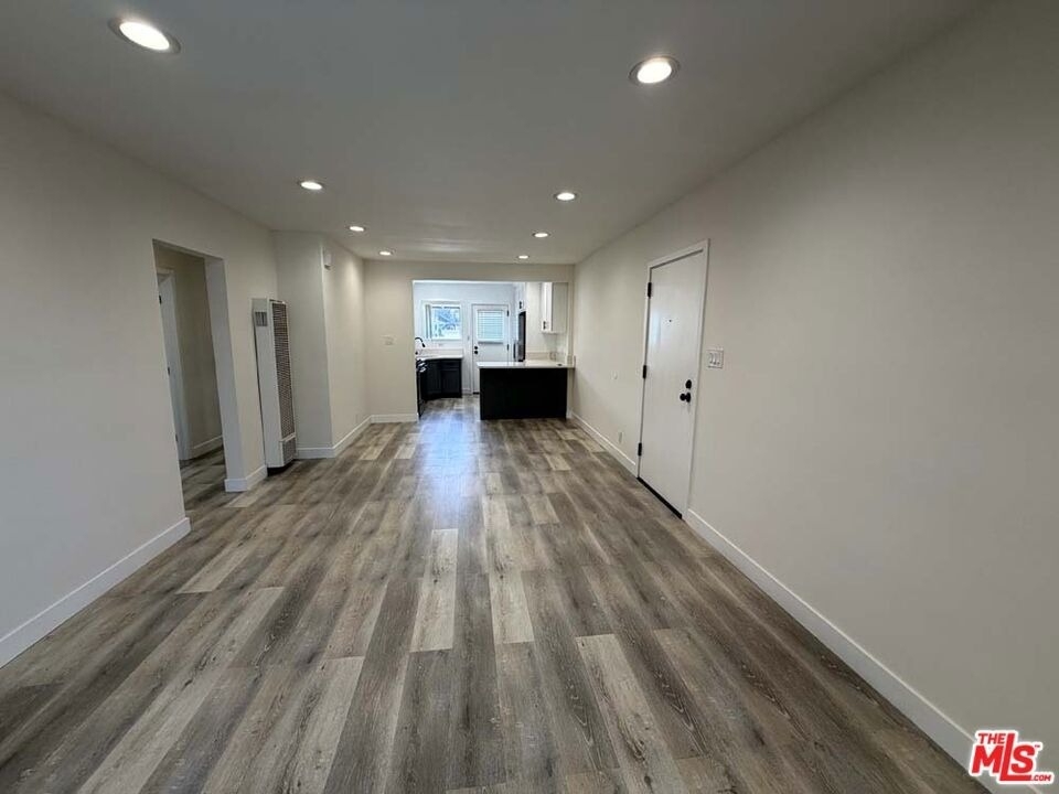 8818 Ramsgate Avenue - Photo 2
