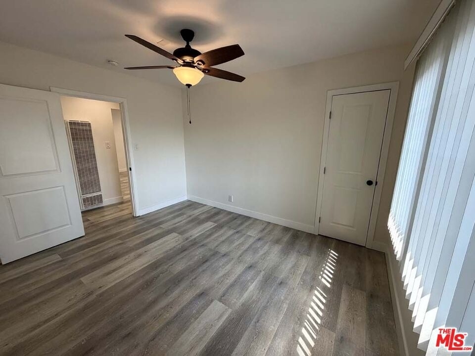 8818 Ramsgate Avenue - Photo 12