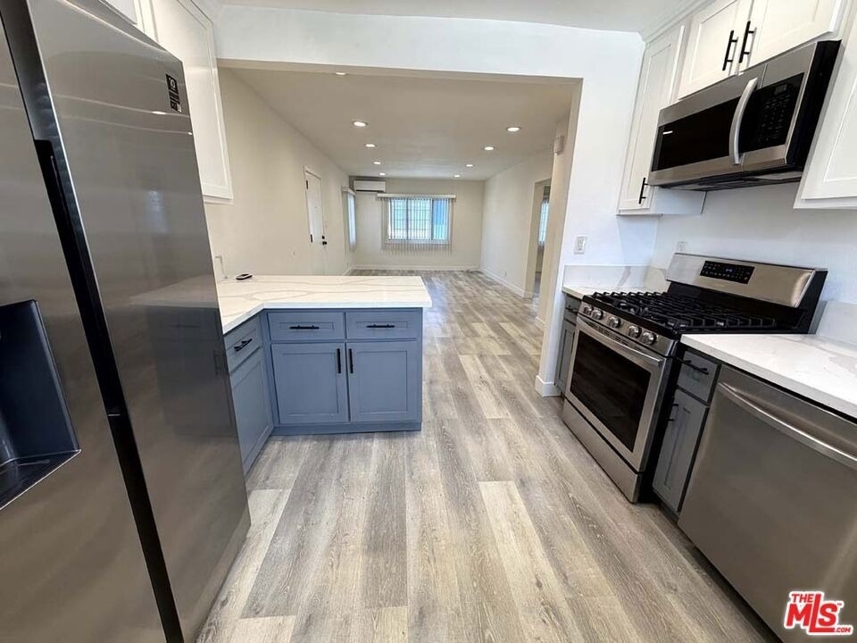 8818 Ramsgate Avenue - Photo 6