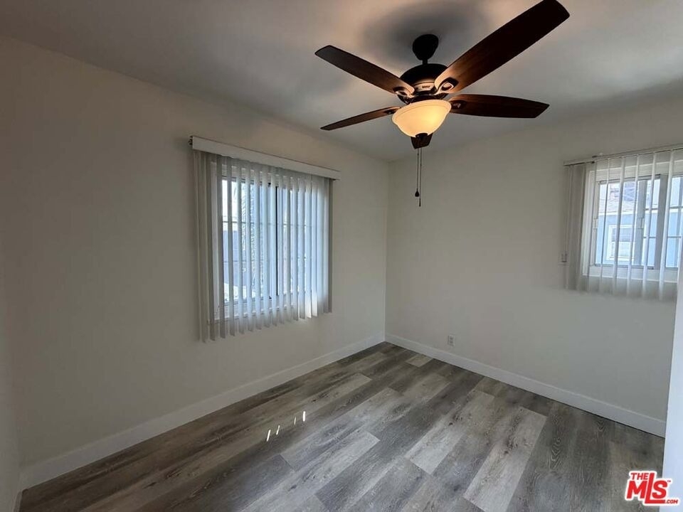 8818 Ramsgate Avenue - Photo 18