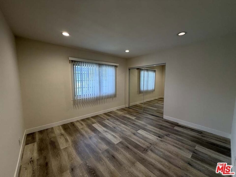 8818 Ramsgate Avenue - Photo 8