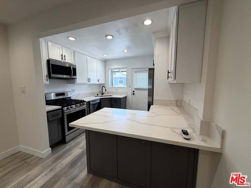 8818 Ramsgate Avenue - Photo 4