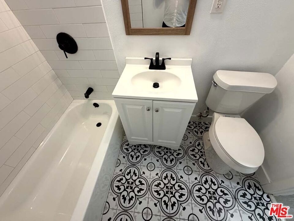8818 Ramsgate Avenue - Photo 15