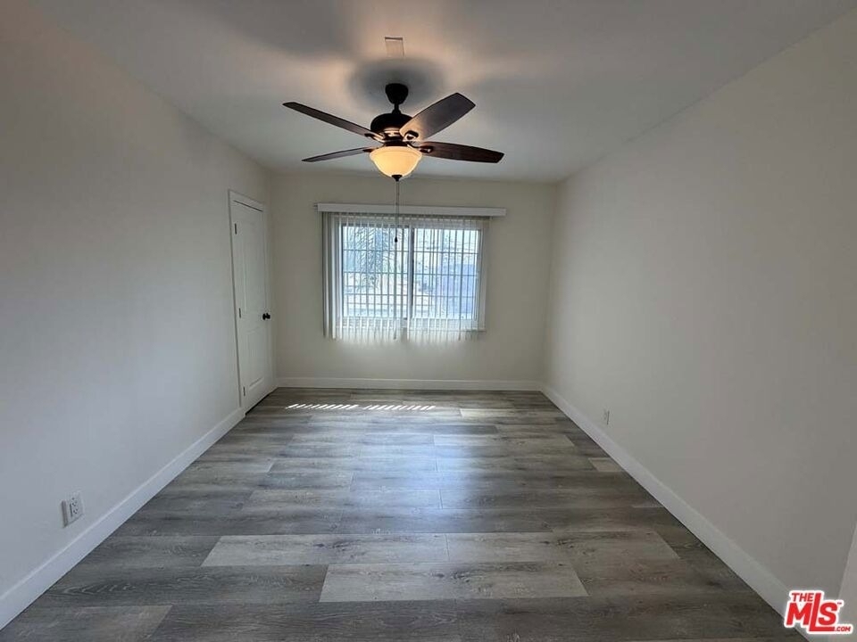 8818 Ramsgate Avenue - Photo 11