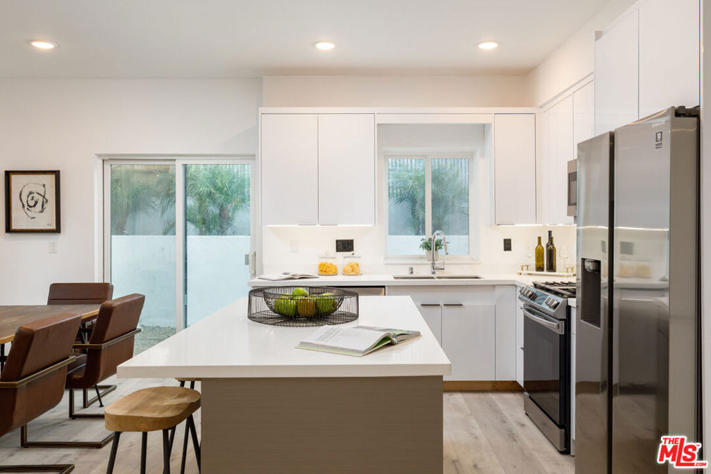 846 N Alta Vista Boulevard - Photo 7