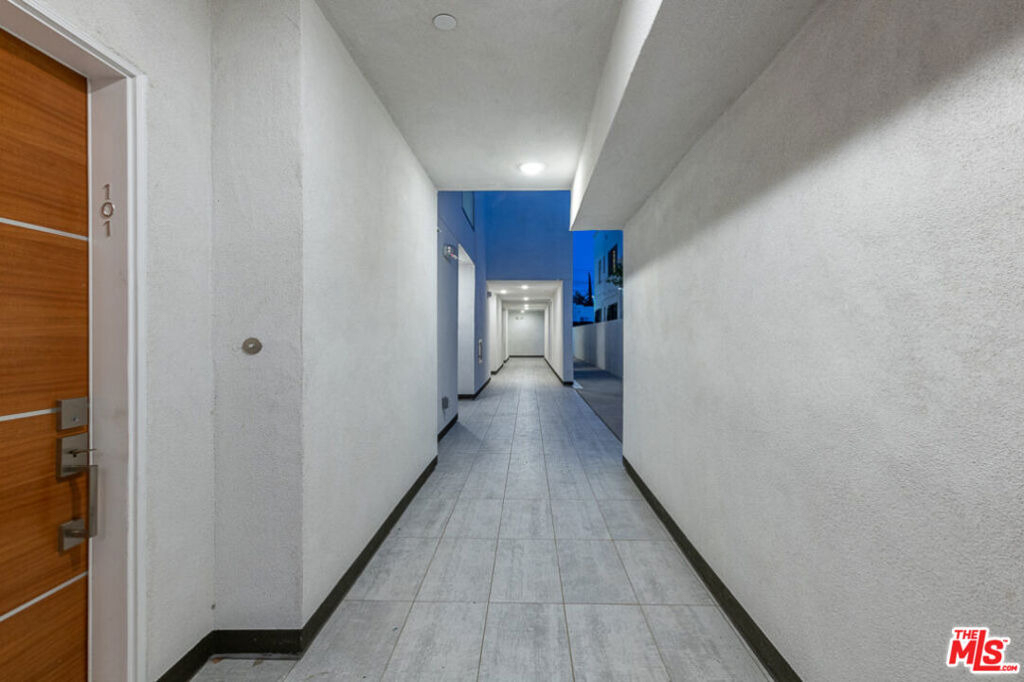 846 N Alta Vista Boulevard - Photo 24