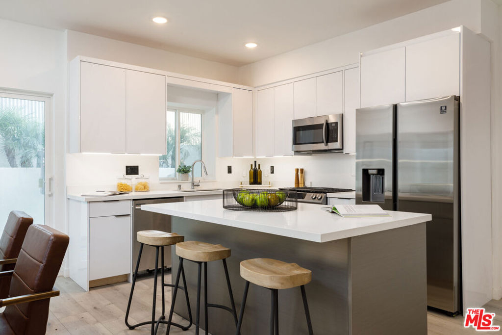 846 N Alta Vista Boulevard - Photo 8