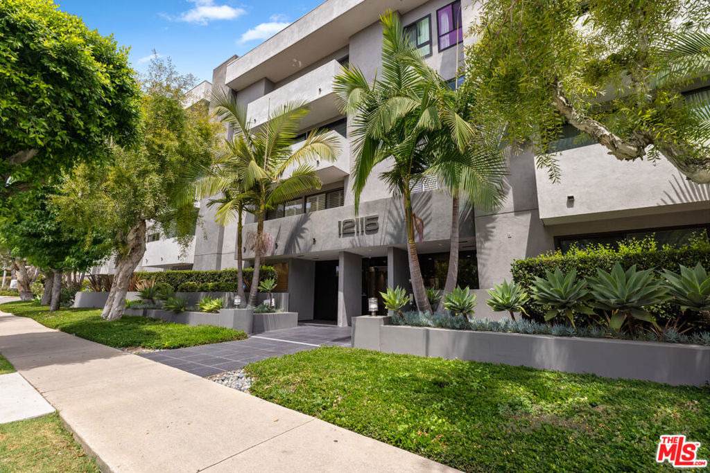 12115 San Vicente Boulevard - Photo 12