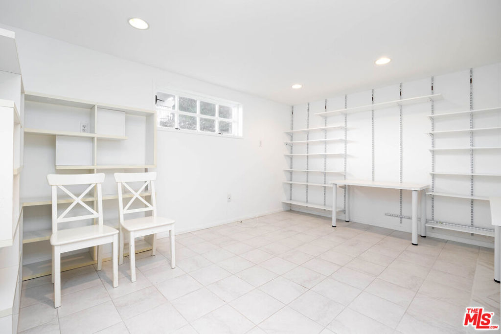 1110 W Muirlands Drive - Photo 17