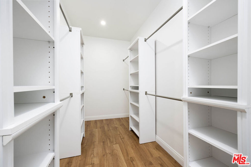 1110 W Muirlands Drive - Photo 21