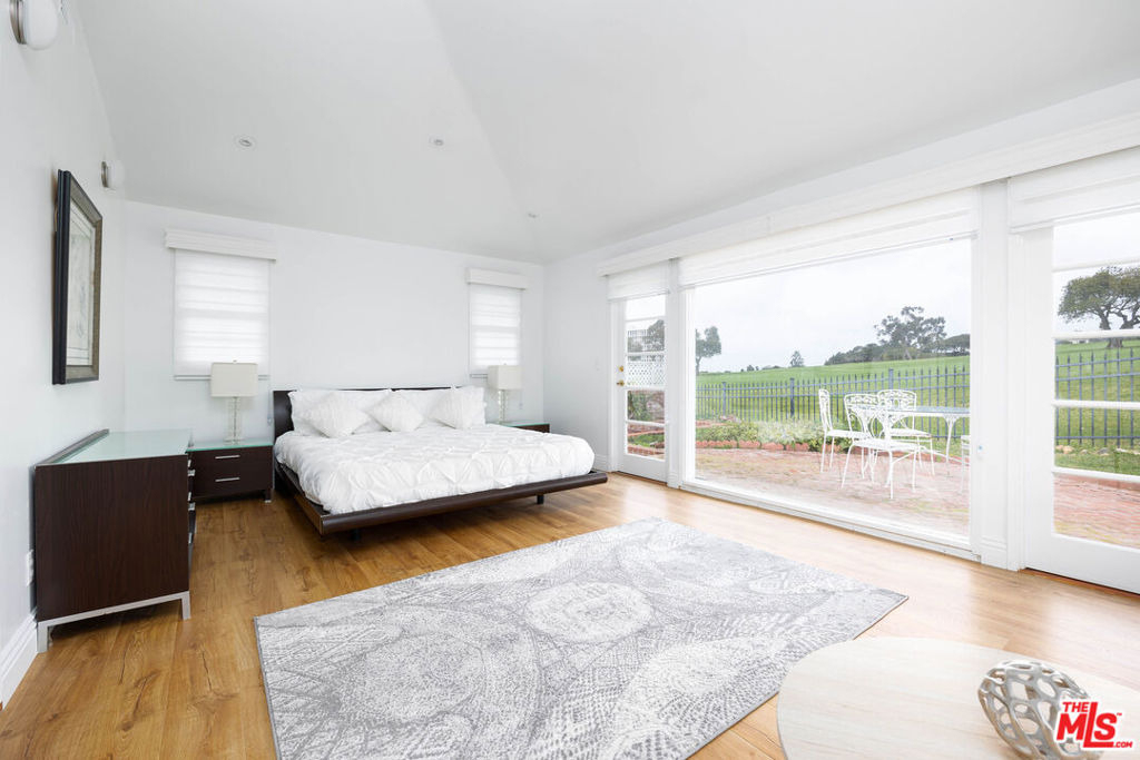 1110 W Muirlands Drive - Photo 15