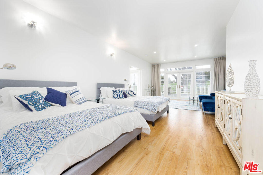 1110 W Muirlands Drive - Photo 20
