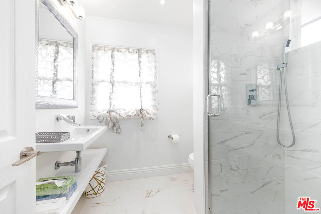 1110 W Muirlands Drive - Photo 5