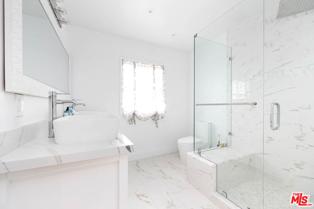 1110 W Muirlands Drive - Photo 8