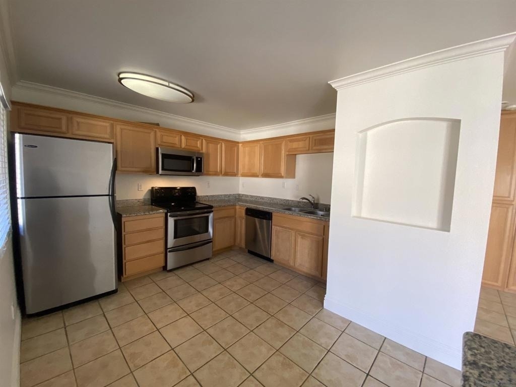 1324 Iris Ave. - Photo 0
