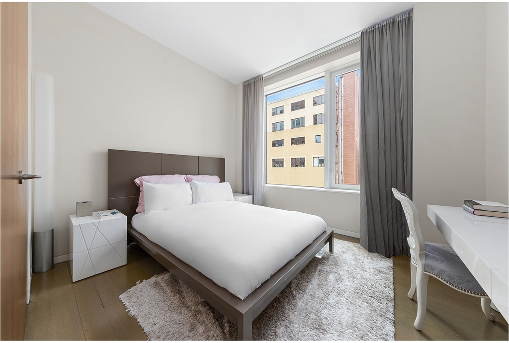350 W Broadway - Photo 8