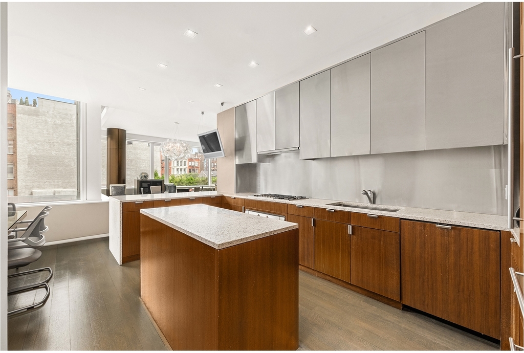 350 W Broadway - Photo 4